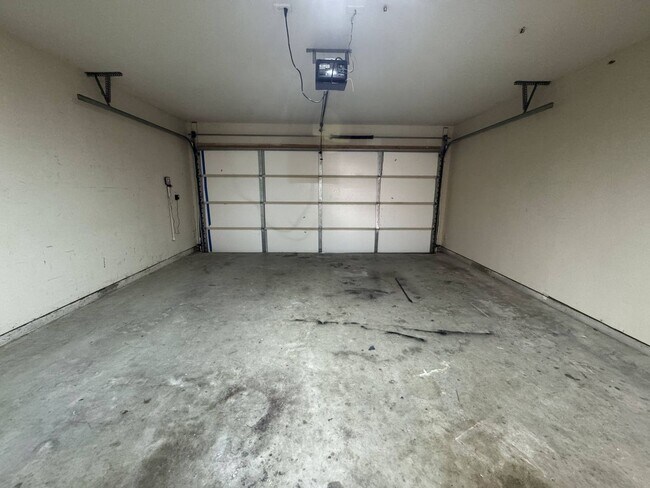 Building Photo - 5203 Causeway Ct