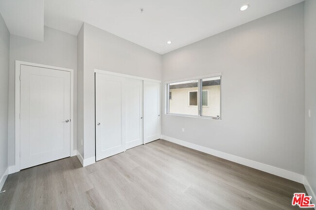 Building Photo - 1223 Hayworth Ave