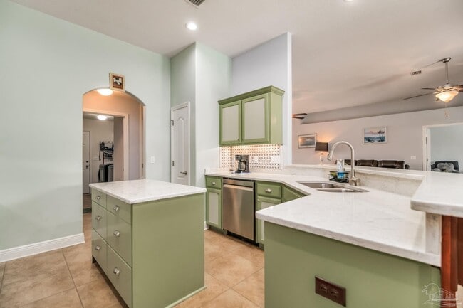 Building Photo - 5202 English Oak Dr