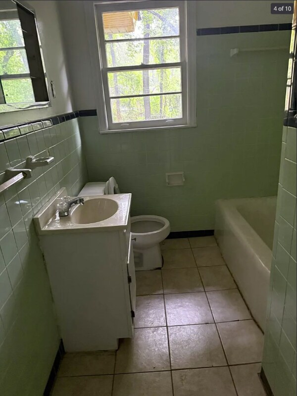 Building Photo - 4008 Macaulay Cove