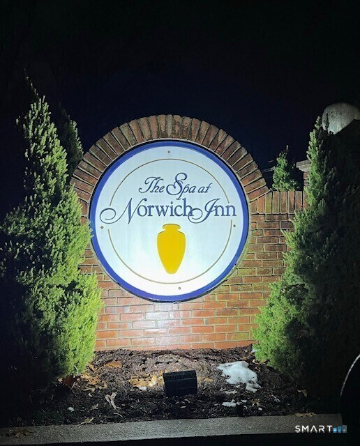 Building Photo - 221 Old Pond Ln