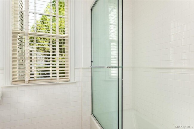 Building Photo - 11 Sunset Ln