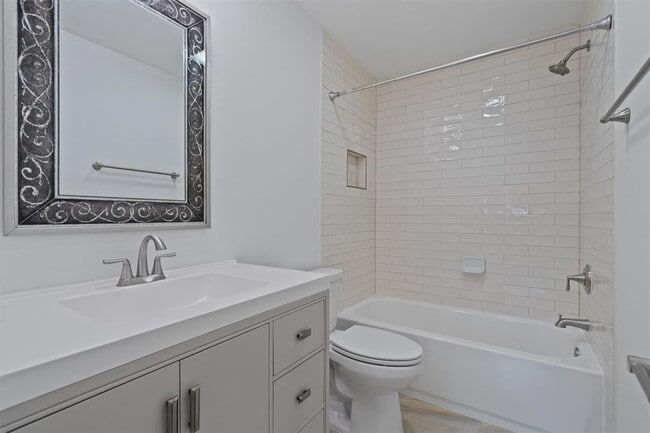 Building Photo - 8907 Creekmont Cove