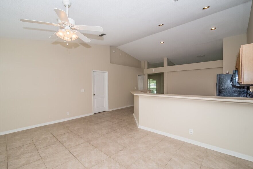 Building Photo - 12306 Bucks Harbor Dr S