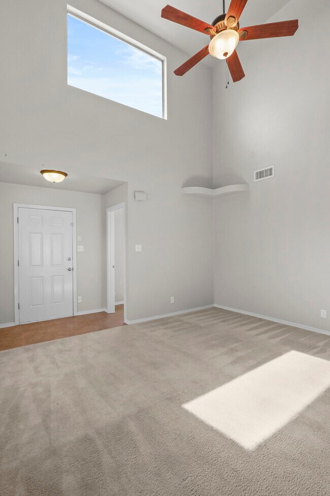 Building Photo - 2300 Glitter Point