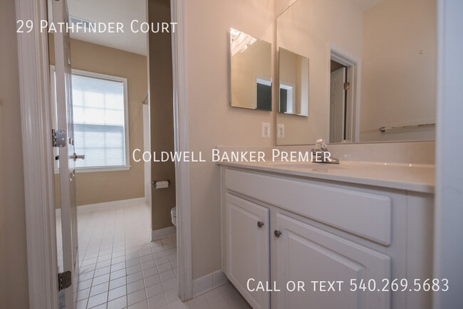 Building Photo - 29 Pathfinder Ct