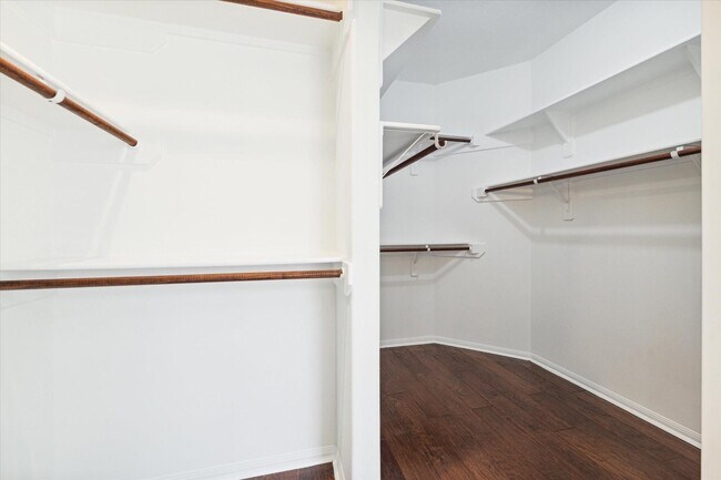 Building Photo - 30507 Russell Point Dr