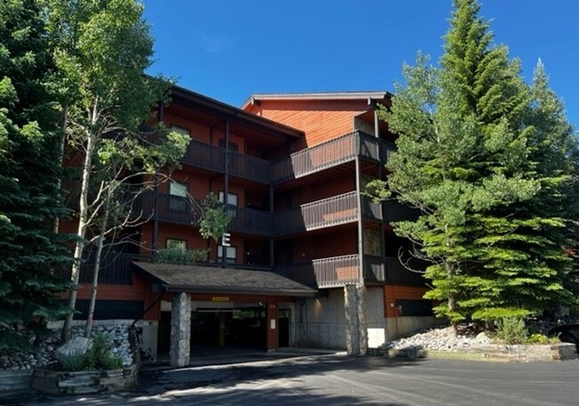 Building Photo - Long Term Rental- Mountainside Condos E339