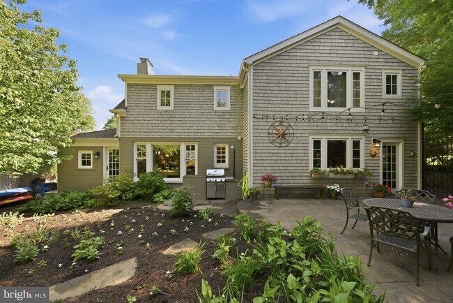 Building Photo - 2800 Greenvale St