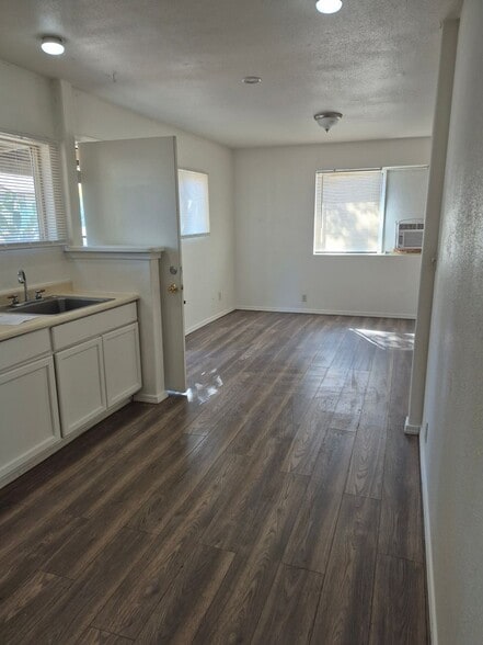 Building Photo - Arrowhead