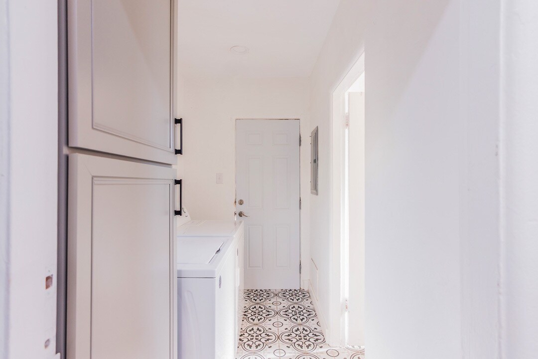 Building Photo - 128 S Harper Ave