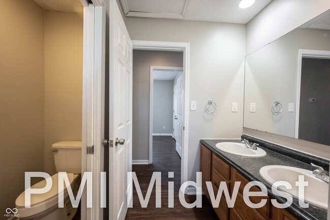 Building Photo - 1365 Mulberry St.