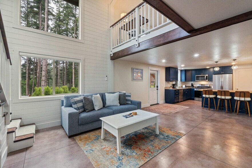 Building Photo - 205 Woodland Dr