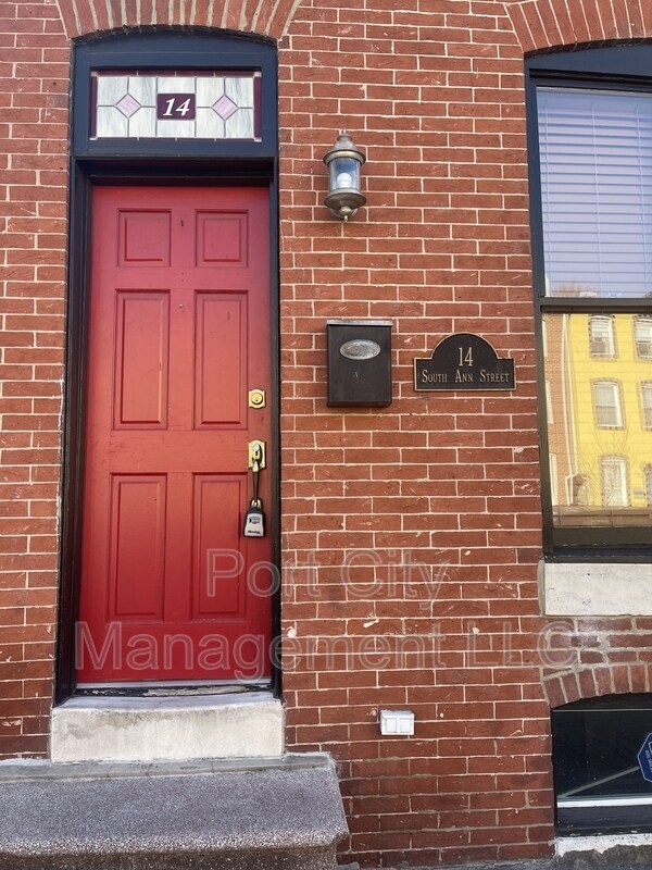 Building Photo - 14 S Ann St