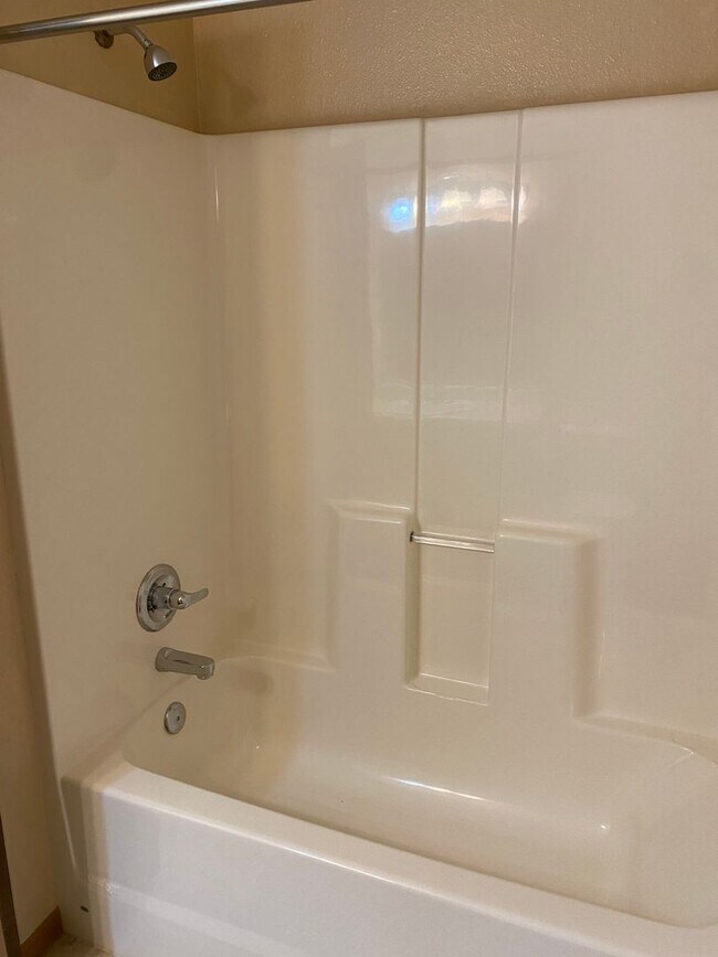 Building Photo - 16758 Huntington Ln