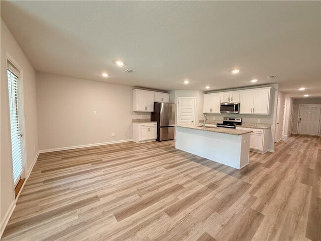 Building Photo - 5205 Pinyon Dr