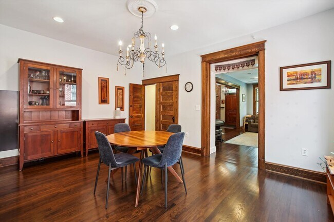 Building Photo - Stunning 3BR+, 3.5BA Capitol Hill Home wit...