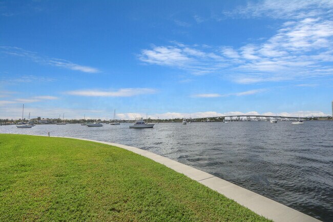 Building Photo - 1025 Sugar Sands Blvd