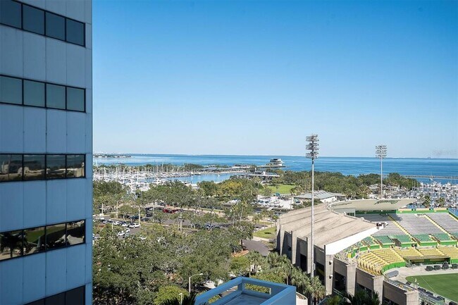 Building Photo - 301 1st St S