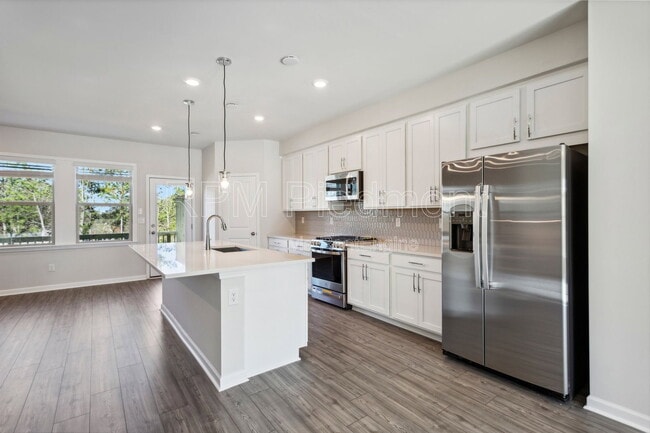 Building Photo - 1604 Halbrook Pl SW