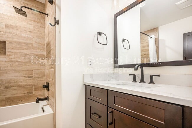 Building Photo - 8002 Tanworth Ct