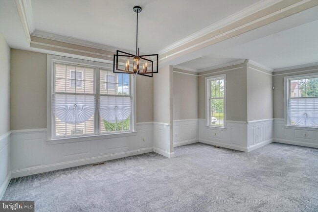 Building Photo - 9902 Player Dr