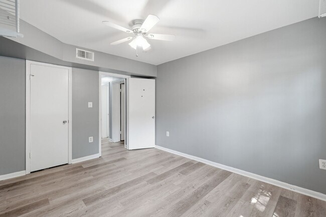 Building Photo - Discover stylish, low maintenance living in this beautifully updated two bedroom, one bathroom co...