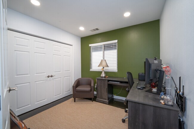 Building Photo - 14557 Cambria Way