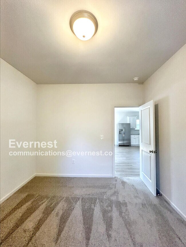 Building Photo - Modern Comfort: 3 Bed, 2 Bath Home with Attached Garage and Appliances | Pet Friendly | Available...