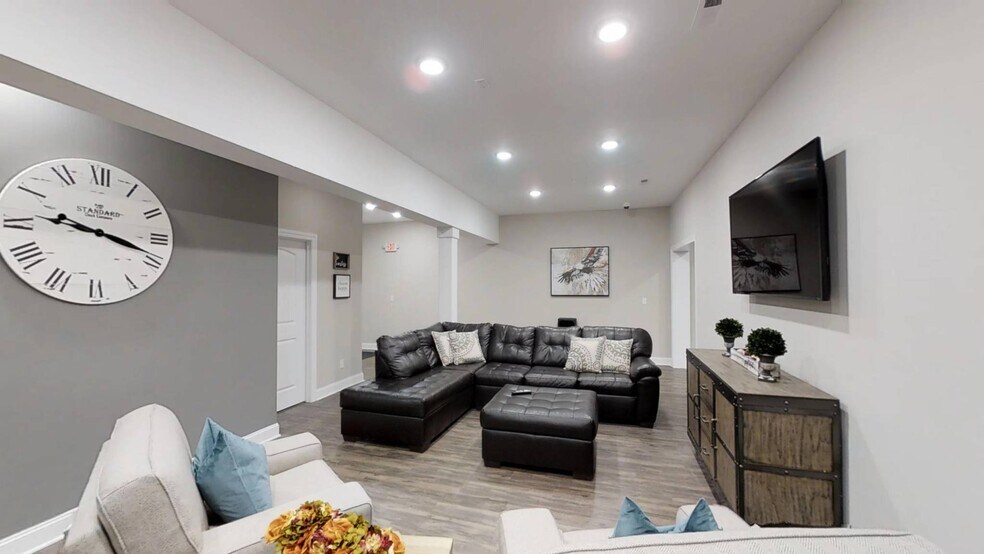 Social Room - Eagle Village