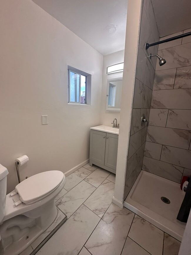 Building Photo - 1153-1155 Emory Street