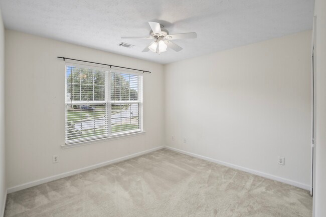 Building Photo - 2643 Whispering Pines Dr SW
