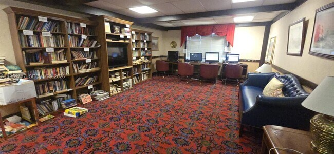 Building Photo - 3680 Inverrary Dr