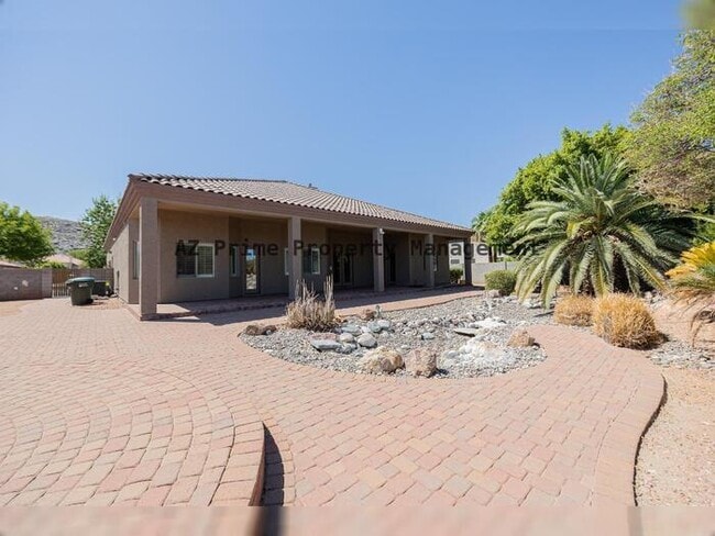 Building Photo - 2902 E Gary Way