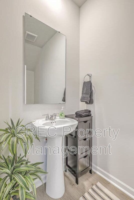 Building Photo - 302 Fox Gap Rd