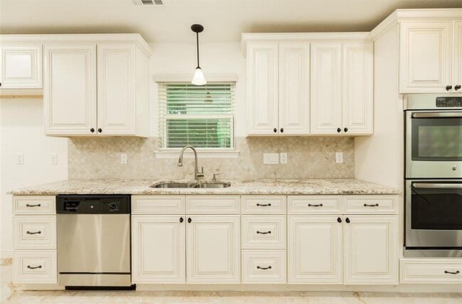 Primary Photo - 5807 Boyce Springs Dr