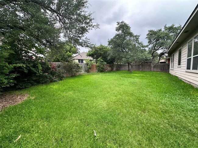 Building Photo - 315 Sendero Ln