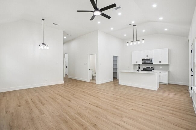 Building Photo - 1626 Stoneman St