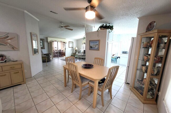 Building Photo - 8403 Delphinium Ct