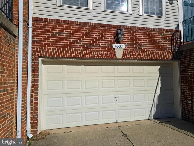 Building Photo - 8557 Wyngate Manor Ct