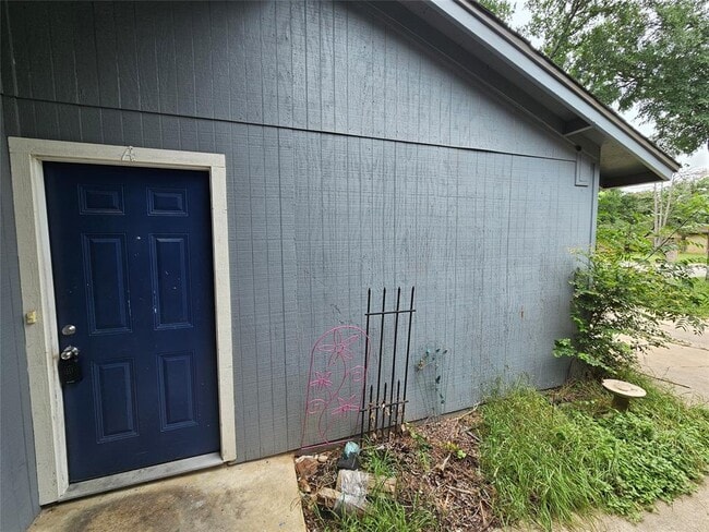 Building Photo - 1304 Glenda Dr