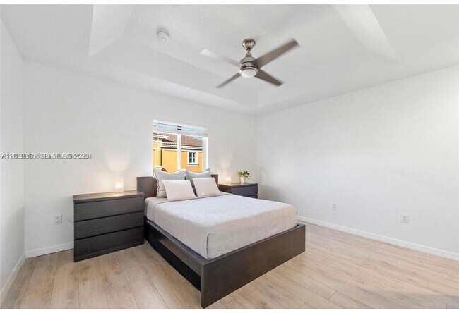 Building Photo - 1820 SW 89th Terrace