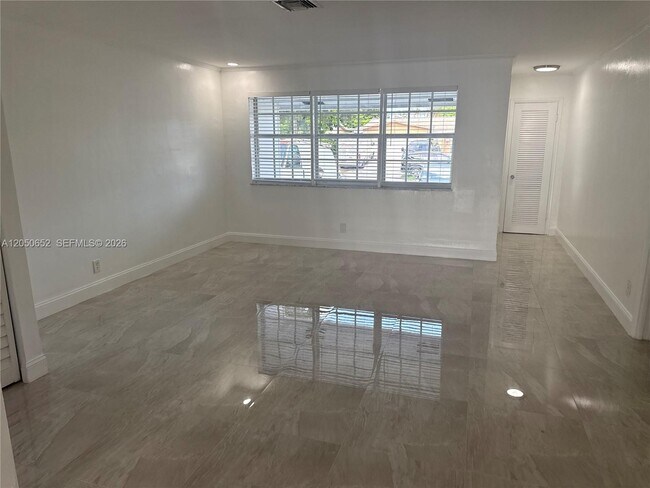 Building Photo - 2100 N 52nd Ave