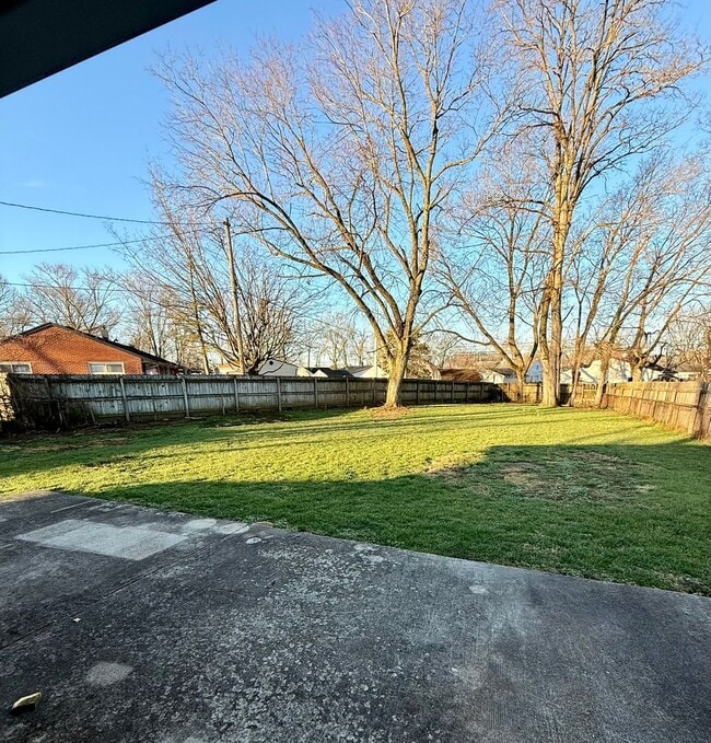 Building Photo - 5137 Mays Ave