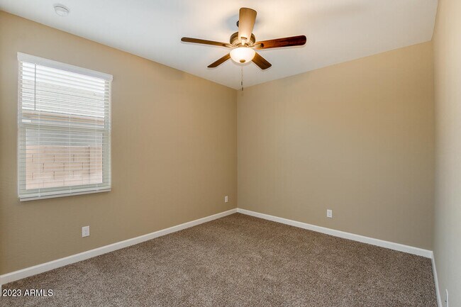 Building Photo - 41329 W Curtis Ln