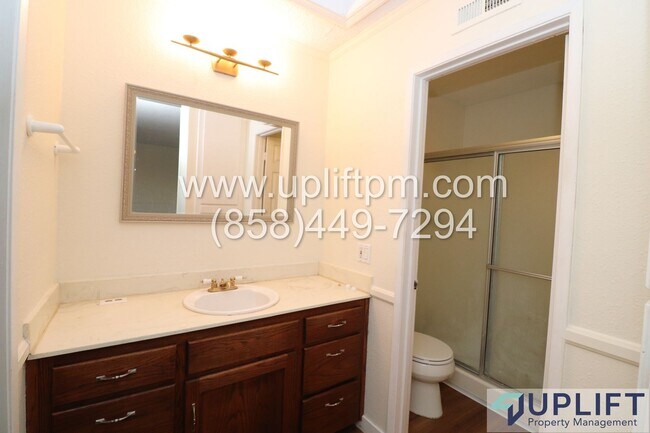 Building Photo - 4 Bed 3 Bath House in Spring Valley w/ Was...