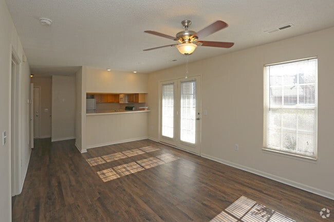 The Amesbury On West Market Greensboro Nc Apartment Finder