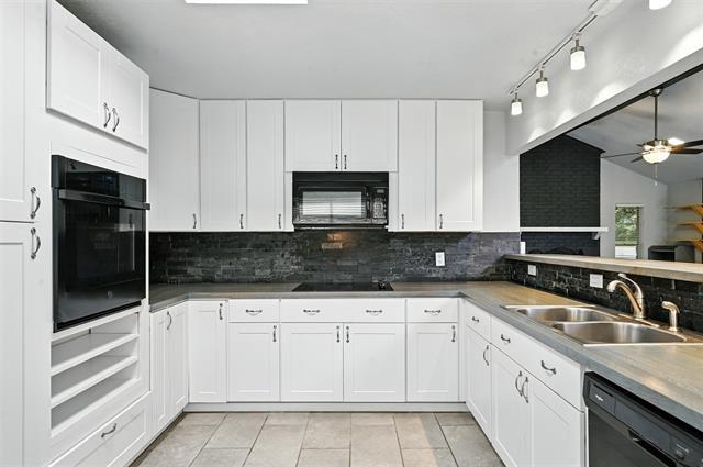 Building Photo - 507 Longo Ct