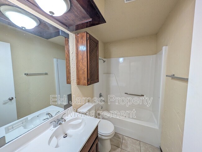 Building Photo - 1707 S 138th E Ave