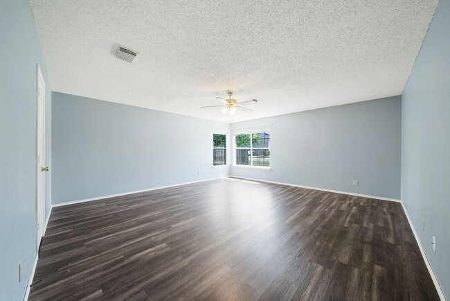 Building Photo - 3 Bedroom and 2 Bathroom located  in Brentfield Subdivision